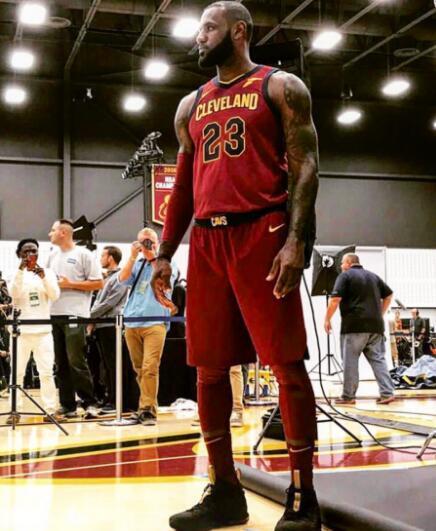 品牌联动中 品牌联动中